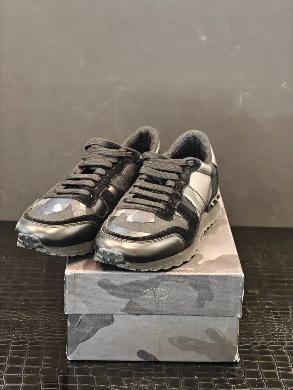 Valentino
Garavani
rockrunner camfluage noir sneakers